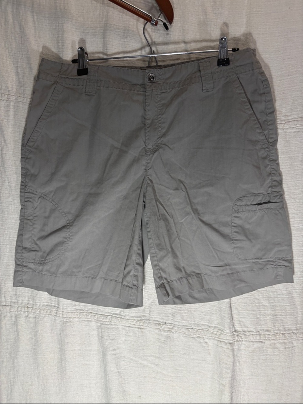 Eddie Bauer Women's Cargo Shorts in Light Taupe